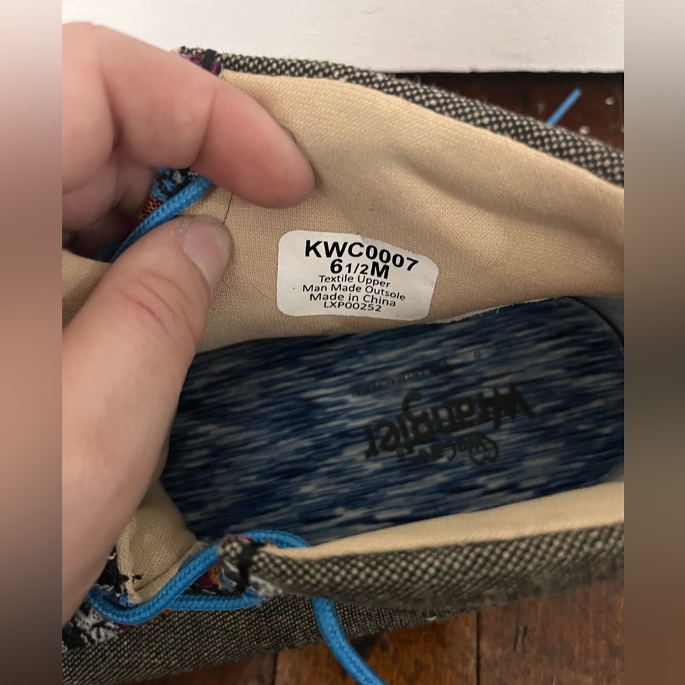 Wrangler Textured Casual Shoes with Blue Laces - Picture 4 of 4